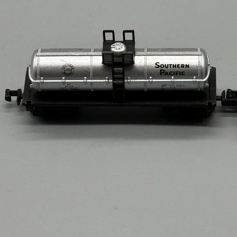 N Scale Southern Pacific Tank Car Chemical Container Freight Cars 2pc Lot